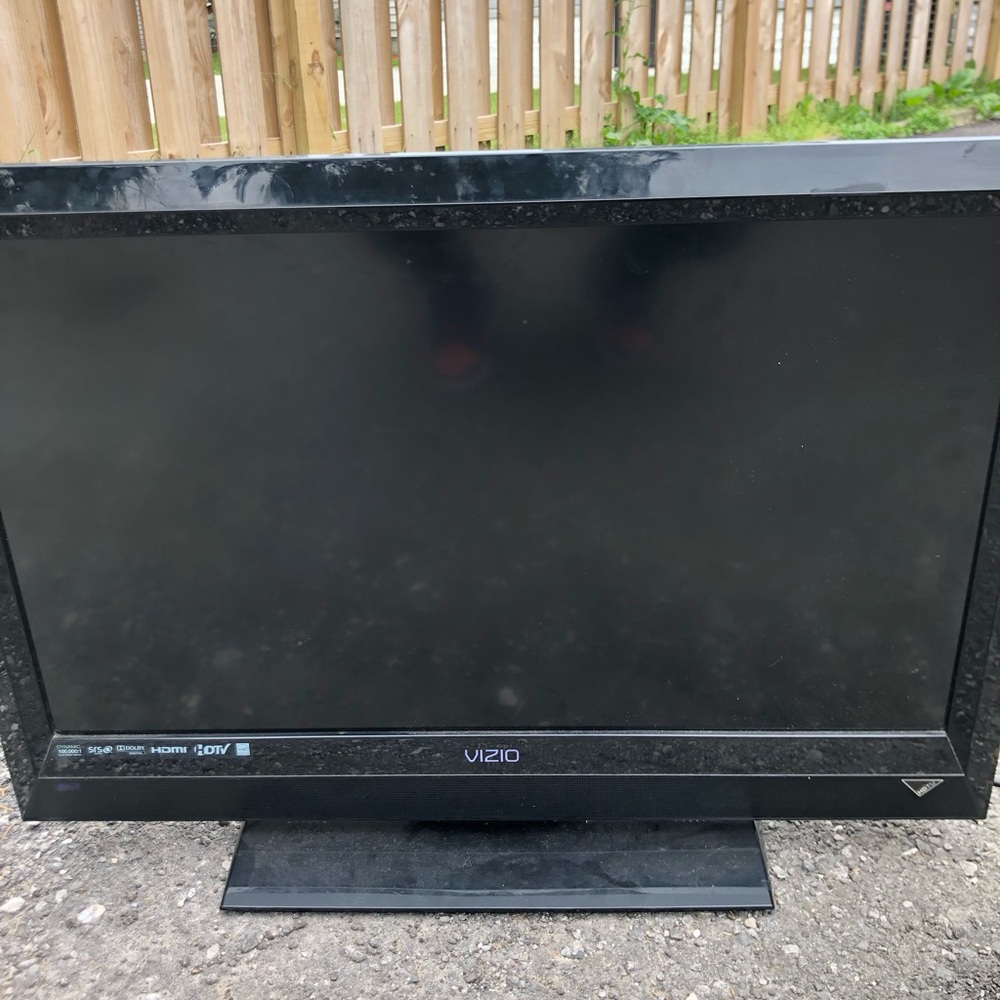 Vizio Black LED TV